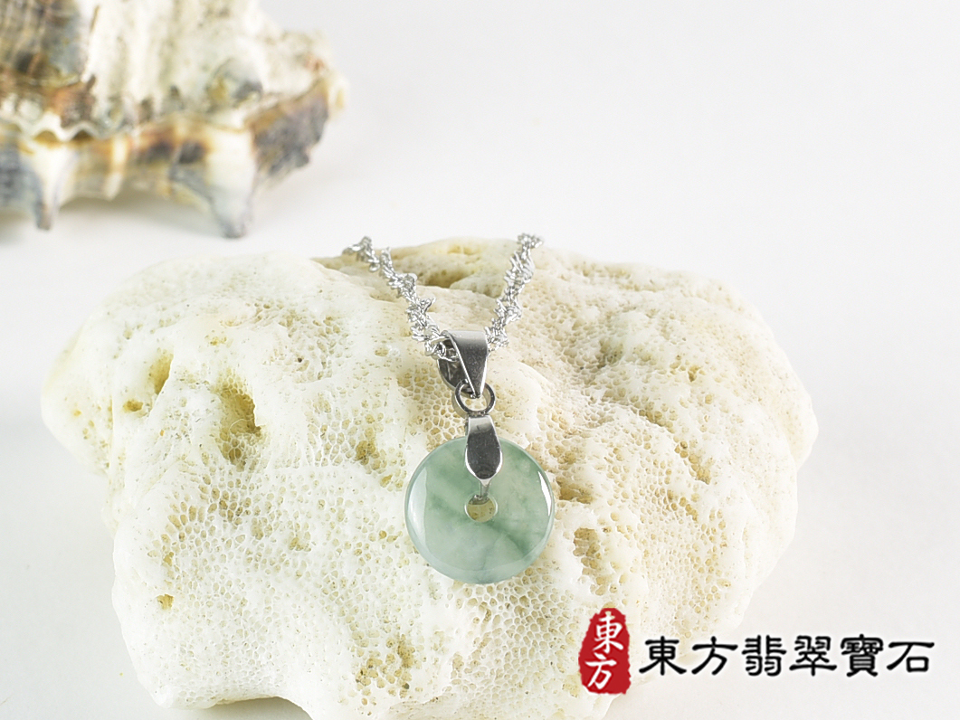 翡翠平安扣項鍊玉珮(平安富貴:平安扣牌A貨翡翠平安扣玉珮、緬甸玉平安扣玉墜)。糯豆種平安扣,PN842。客製化訂做各種翡翠平安扣吊墜玉珮項鍊。★附A貨翡翠雙證書 3.jpg