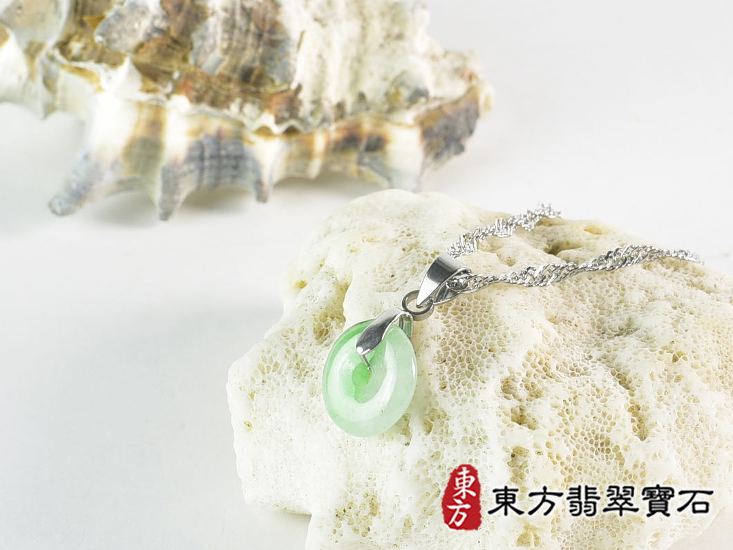 翡翠平安扣項鍊玉珮(平安富貴:平安扣牌A貨翡翠平安扣玉珮、緬甸玉平安扣玉墜)。糯豆種平安扣,PN843。客製化訂做各種翡翠平安扣吊墜玉珮項鍊。★附A貨翡翠雙證書 0.jpg