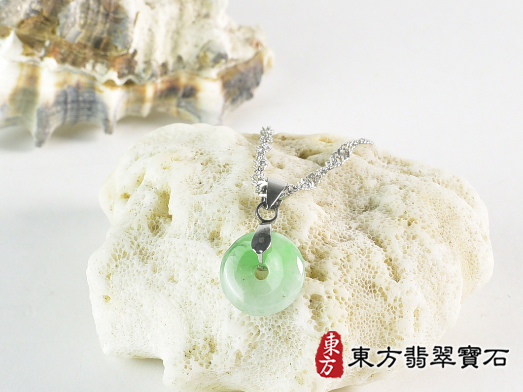 翡翠平安扣項鍊玉珮(平安富貴:平安扣牌A貨翡翠平安扣玉珮、緬甸玉平安扣玉墜)。糯豆種平安扣,PN843。客製化訂做各種翡翠平安扣吊墜玉珮項鍊。★附A貨翡翠雙證書 2.jpg