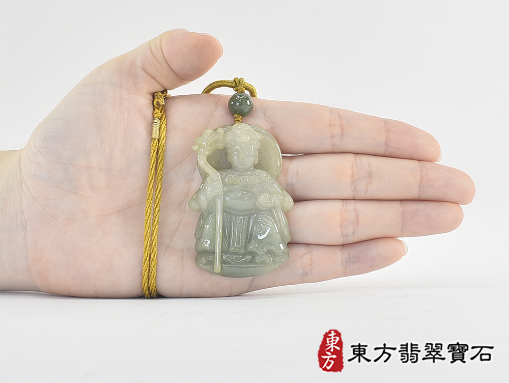 翡翠瑤池金母項鍊玉珮(王母娘娘:瑤池金母牌A貨翡翠瑤池金母玉珮、緬甸玉瑤池金母玉墜)。油青豆種翡翠瑤池金母,QE081。客製化訂做各種翡翠瑤池金母吊墜玉珮項鍊。★附A貨翡翠雙證書 5.jpg