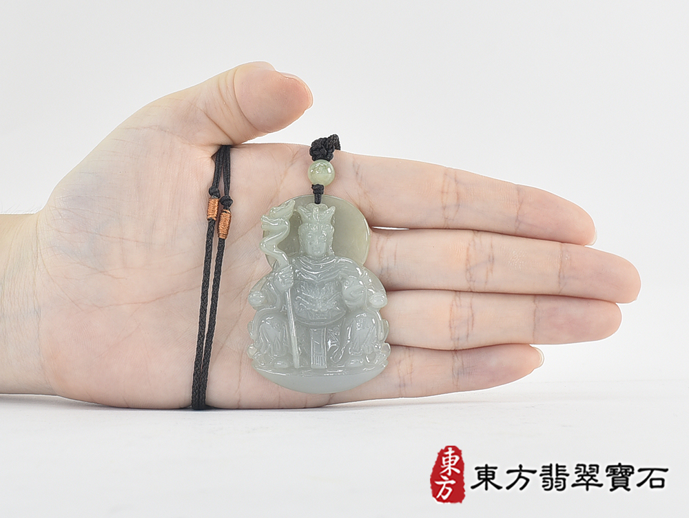 翡翠瑤池金母項鍊玉珮(王母娘娘:瑤池金母牌A貨翡翠瑤池金母玉珮、緬甸玉瑤池金母玉墜)。油青豆種翡翠瑤池金母,QE093。客製化訂做各種翡翠瑤池金母吊墜玉珮項鍊。★附A貨翡翠雙證書 5.jpg