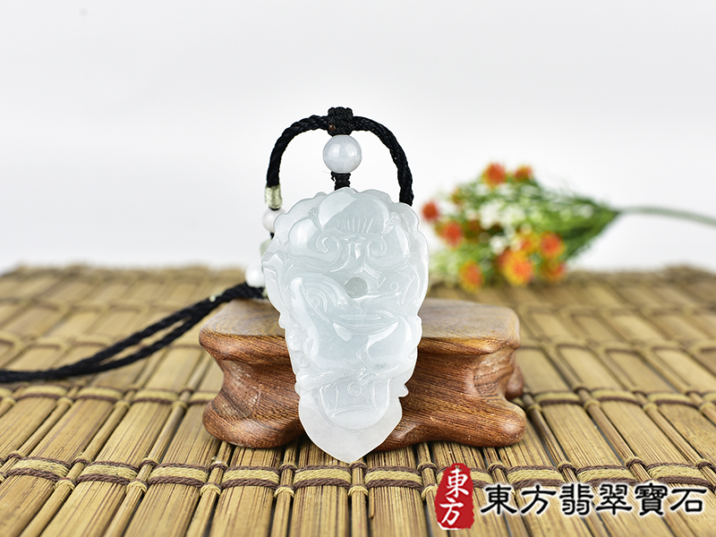 翡翠兔項鍊玉珮(招財如意兔:兔牌A貨翡翠兔玉珮、緬甸玉兔玉墜、兔十二生肖項鍊)。兔,RB102。客製化訂做各種翡翠兔吊墜玉珮項鍊。★附A貨翡翠雙證書 0.jpg