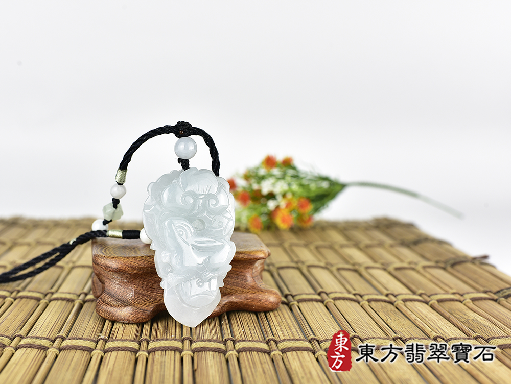 翡翠兔項鍊玉珮(招財如意兔:兔牌A貨翡翠兔玉珮、緬甸玉兔玉墜、兔十二生肖項鍊)。兔,RB102。客製化訂做各種翡翠兔吊墜玉珮項鍊。★附A貨翡翠雙證書 4.jpg