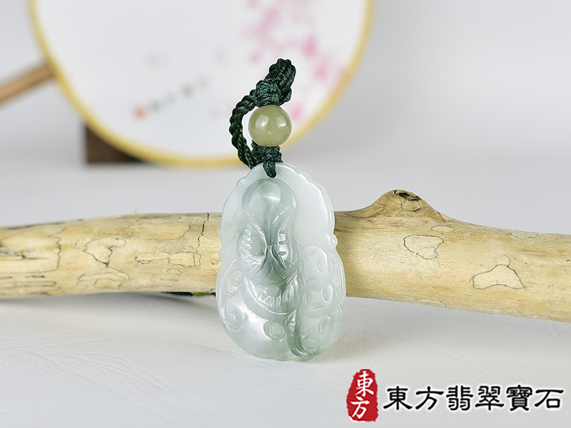 翡翠蛇項鍊玉珮(靈蛇舞動:蛇牌A貨翡翠蛇玉珮、緬甸玉蛇玉墜、蛇十二生肖項鍊)。糯種春帶彩蛇,SN053。客製化訂做各種翡翠蛇吊墜玉珮項鍊。★附A貨翡翠雙證書 1.jpg