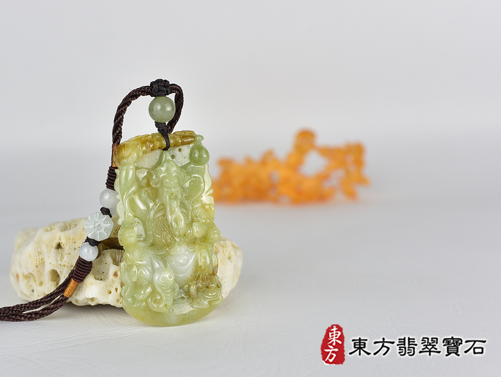 翡翠玄天上帝項鍊玉珮(玄天上帝:玄天上帝牌A貨翡翠玄天上帝玉珮、緬甸玉玄天上帝玉墜)。ST183。客製化訂做各種翡翠玄天上帝吊墜玉珮項鍊。★附A貨翡翠雙證書 4.jpg