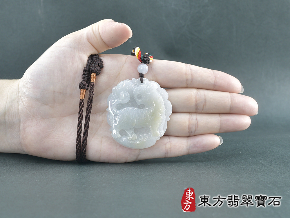 翡翠虎項鍊玉珮(虎虎生風:虎牌A貨翡翠虎玉珮、緬甸玉虎玉墜、虎十二生肖項鍊)。TR162。客製化訂做各種翡翠虎吊墜玉珮項鍊。★附A貨翡翠雙證書 5.jpg