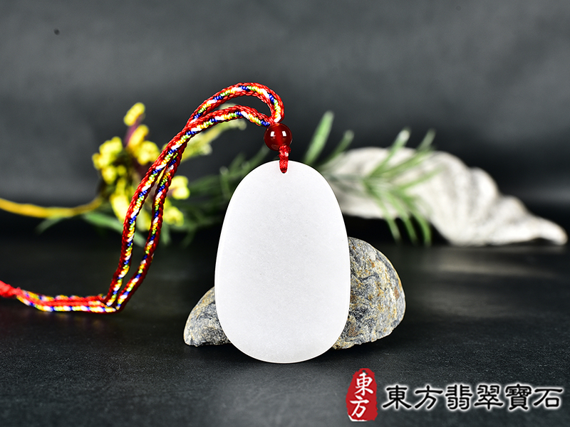 新疆白玉文殊菩薩項鍊玉珮(文殊菩薩:文殊菩薩牌新疆白玉文殊菩薩玉珮、新疆白玉文殊菩薩玉墜)。新疆白玉文殊菩薩,WS210。客製化訂做各種新疆白玉文殊菩薩吊墜玉珮項鍊。★附東方翡翠寶石保證卡 3.jpg