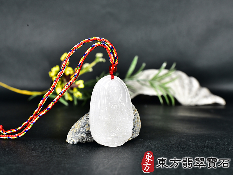 新疆白玉文殊菩薩項鍊玉珮(文殊菩薩:文殊菩薩牌新疆白玉文殊菩薩玉珮、新疆白玉文殊菩薩玉墜)。新疆白玉文殊菩薩,WS214。客製化訂做各種新疆白玉文殊菩薩吊墜玉珮項鍊。★附東方翡翠寶石保證卡 2.jpg