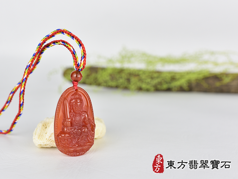 紅瑪瑙文殊菩薩項鍊玉珮(文殊菩薩:文殊菩薩牌紅瑪瑙文殊菩薩玉珮、紅瑪瑙文殊菩薩玉墜)。紅瑪瑙文殊菩薩,WS219。客製化訂做各種紅瑪瑙文殊菩薩吊墜玉珮項鍊。★附東方翡翠寶石保證卡 4.jpg
