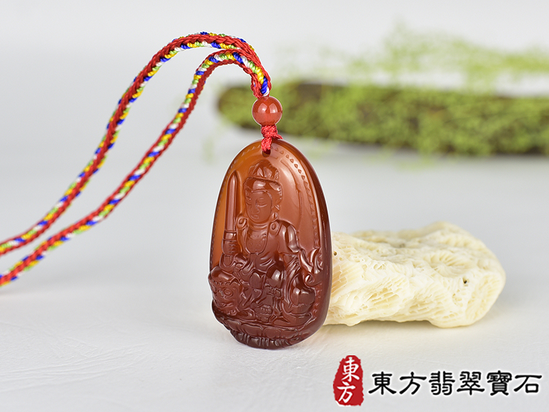 紅瑪瑙文殊菩薩項鍊玉珮(文殊菩薩:文殊菩薩牌紅瑪瑙文殊菩薩玉珮、紅瑪瑙文殊菩薩玉墜)。紅瑪瑙文殊菩薩,WS221。客製化訂做各種紅瑪瑙文殊菩薩吊墜玉珮項鍊。★附東方翡翠寶石保證卡 1.jpg