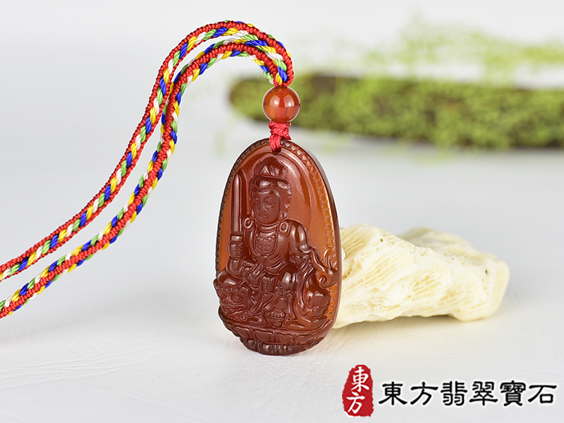 紅瑪瑙文殊菩薩項鍊玉珮(文殊菩薩:文殊菩薩牌紅瑪瑙文殊菩薩玉珮、紅瑪瑙文殊菩薩玉墜)。紅瑪瑙文殊菩薩,WS223。客製化訂做各種紅瑪瑙文殊菩薩吊墜玉珮項鍊。★附東方翡翠寶石保證卡 1.jpg