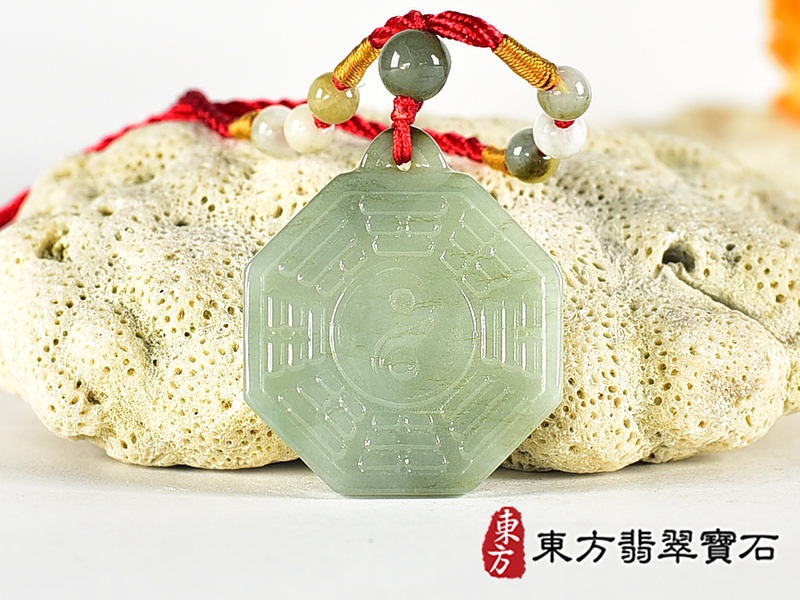 翡翠八卦項鍊玉珮(精工八卦太極,雙重八卦先天八卦和後天八卦:八卦牌A貨翡翠八卦玉珮、緬甸玉八卦玉墜)。八卦,ED501。訂做各種翡翠八卦吊墜玉珮項鍊。★附A貨翡翠雙證書 3.jpg