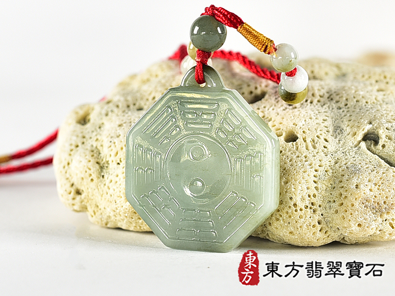 翡翠八卦項鍊玉珮(精工八卦太極,雙重八卦先天八卦和後天八卦:八卦牌A貨翡翠八卦玉珮、緬甸玉八卦玉墜)。八卦,ED501。訂做各種翡翠八卦吊墜玉珮項鍊。★附A貨翡翠雙證書 4.jpg