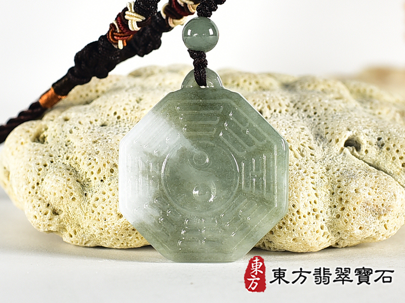 翡翠八卦項鍊玉珮(精工八卦太極,雙重八卦先天八卦和後天八卦:八卦牌A貨翡翠八卦玉珮、緬甸玉八卦玉墜)。八卦,ED502。訂做各種翡翠八卦吊墜玉珮項鍊。★附A貨翡翠雙證書 1.jpg