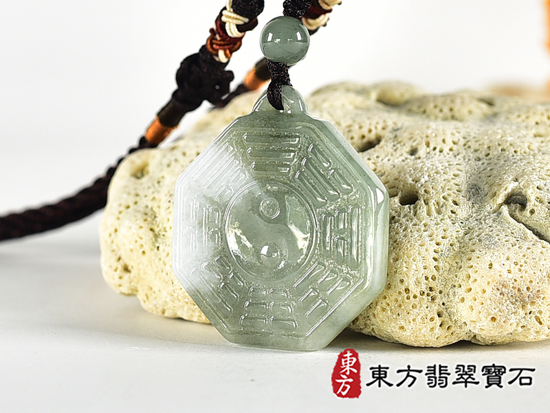 翡翠八卦項鍊玉珮(精工八卦太極,雙重八卦先天八卦和後天八卦:八卦牌A貨翡翠八卦玉珮、緬甸玉八卦玉墜)。八卦,ED502。訂做各種翡翠八卦吊墜玉珮項鍊。★附A貨翡翠雙證書 2.jpg