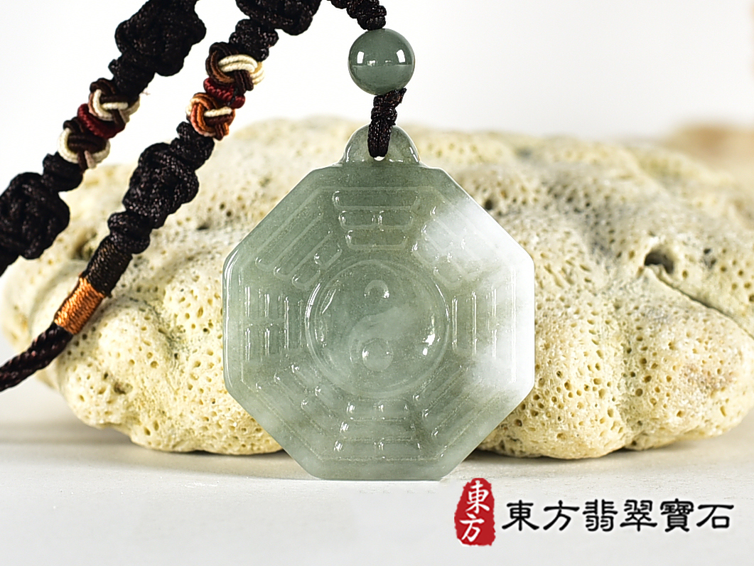 翡翠八卦項鍊玉珮(精工八卦太極,雙重八卦先天八卦和後天八卦:八卦牌A貨翡翠八卦玉珮、緬甸玉八卦玉墜)。八卦,ED502。訂做各種翡翠八卦吊墜玉珮項鍊。★附A貨翡翠雙證書 4.jpg