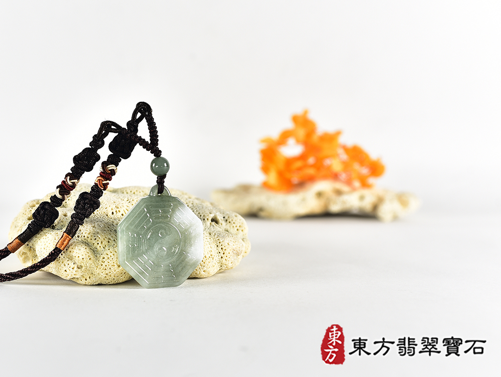 翡翠八卦項鍊玉珮(精工八卦太極,雙重八卦先天八卦和後天八卦:八卦牌A貨翡翠八卦玉珮、緬甸玉八卦玉墜)。八卦,ED502。訂做各種翡翠八卦吊墜玉珮項鍊。★附A貨翡翠雙證書 6.jpg