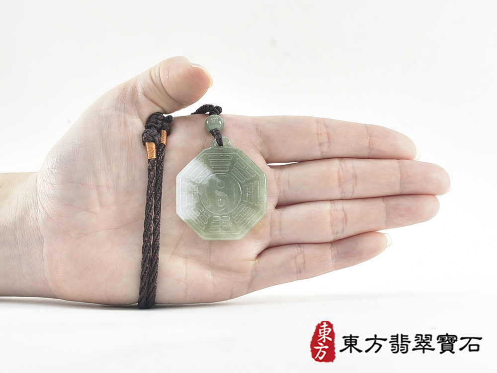 翡翠八卦項鍊玉珮(精工八卦太極,雙重八卦先天八卦和後天八卦:八卦牌A貨翡翠八卦玉珮、緬甸玉八卦玉墜)。八卦,ED502。訂做各種翡翠八卦吊墜玉珮項鍊。★附A貨翡翠雙證書 7.jpg