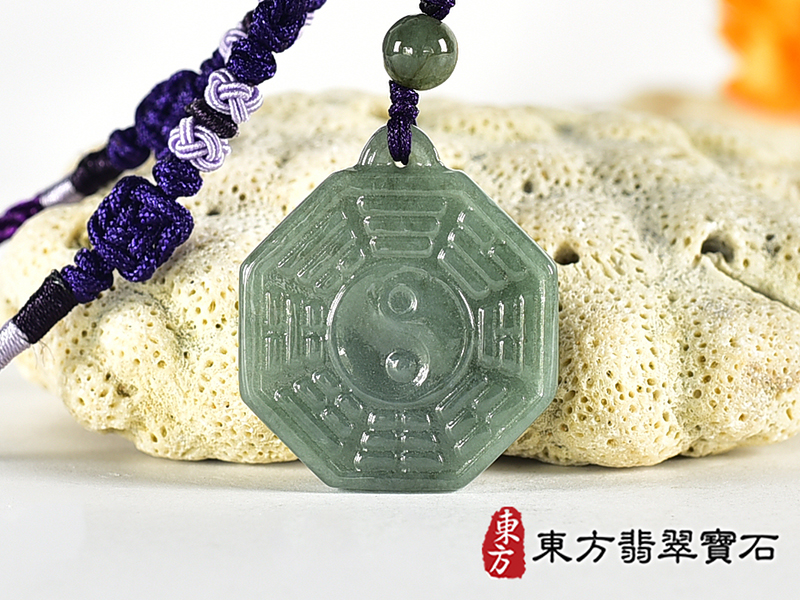 翡翠八卦項鍊玉珮(精工八卦太極,雙重八卦先天八卦和後天八卦:八卦牌A貨翡翠八卦玉珮、緬甸玉八卦玉墜)。八卦,ED504。訂做各種翡翠八卦吊墜玉珮項鍊。★附A貨翡翠雙證書 3.jpg