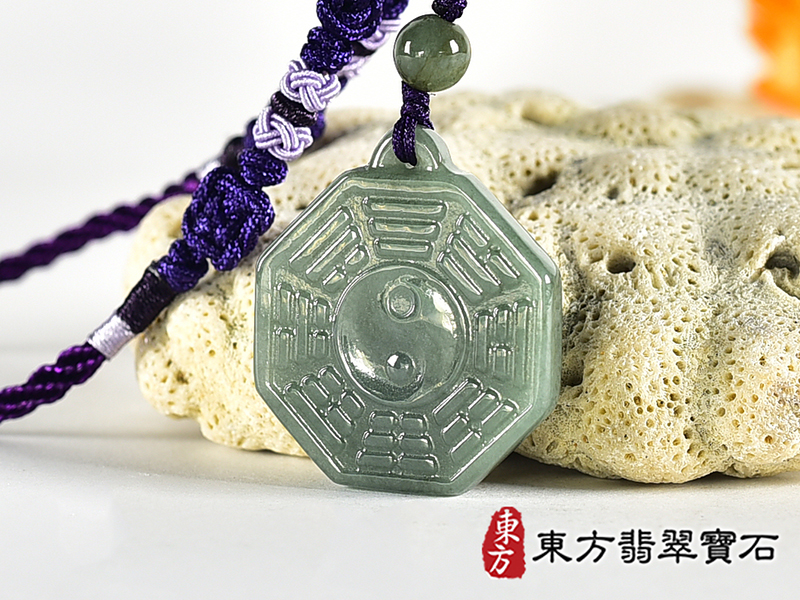 翡翠八卦項鍊玉珮(精工八卦太極,雙重八卦先天八卦和後天八卦:八卦牌A貨翡翠八卦玉珮、緬甸玉八卦玉墜)。八卦,ED504。訂做各種翡翠八卦吊墜玉珮項鍊。★附A貨翡翠雙證書 4.jpg
