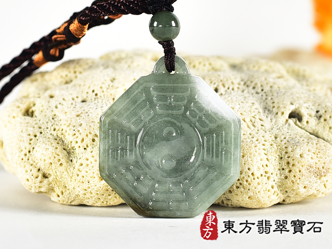 翡翠八卦項鍊玉珮(精工八卦太極,雙重八卦先天八卦和後天八卦:八卦牌A貨翡翠八卦玉珮、緬甸玉八卦玉墜)。八卦,ED506。訂做各種翡翠八卦吊墜玉珮項鍊。★附A貨翡翠雙證書 2.jpg