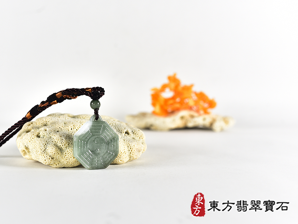 翡翠八卦項鍊玉珮(精工八卦太極,雙重八卦先天八卦和後天八卦:八卦牌A貨翡翠八卦玉珮、緬甸玉八卦玉墜)。八卦,ED506。訂做各種翡翠八卦吊墜玉珮項鍊。★附A貨翡翠雙證書 6.jpg