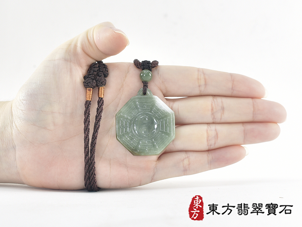 翡翠八卦項鍊玉珮(精工八卦太極,雙重八卦先天八卦和後天八卦:八卦牌A貨翡翠八卦玉珮、緬甸玉八卦玉墜)。八卦,ED506。訂做各種翡翠八卦吊墜玉珮項鍊。★附A貨翡翠雙證書 7.jpg