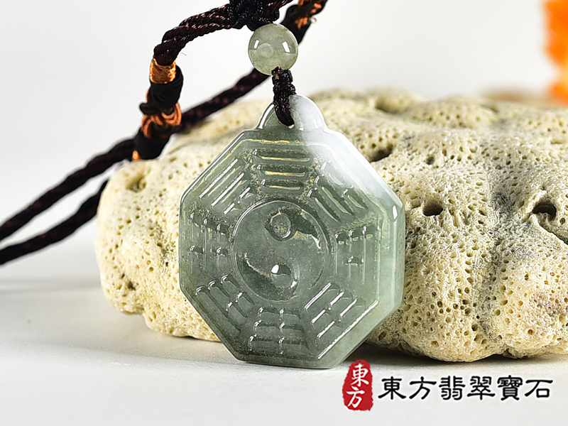 翡翠八卦項鍊玉珮(精工八卦太極,雙重八卦先天八卦和後天八卦:八卦牌A貨翡翠八卦玉珮、緬甸玉八卦玉墜)。八卦,ED508。訂做各種翡翠八卦吊墜玉珮項鍊。★附A貨翡翠雙證書 1.jpg