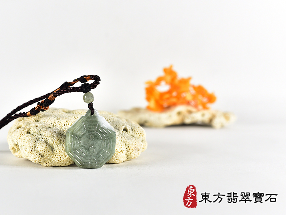 翡翠八卦項鍊玉珮(精工八卦太極,雙重八卦先天八卦和後天八卦:八卦牌A貨翡翠八卦玉珮、緬甸玉八卦玉墜)。八卦,ED508。訂做各種翡翠八卦吊墜玉珮項鍊。★附A貨翡翠雙證書 6.jpg