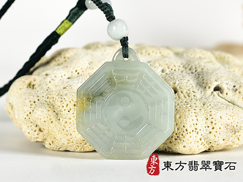 翡翠八卦項鍊玉珮(精工八卦太極,雙重八卦先天八卦和後天八卦:八卦牌A貨翡翠八卦玉珮、緬甸玉八卦玉墜)。八卦,ED510。訂做各種翡翠八卦吊墜玉珮項鍊。★附A貨翡翠雙證書 0.jpg