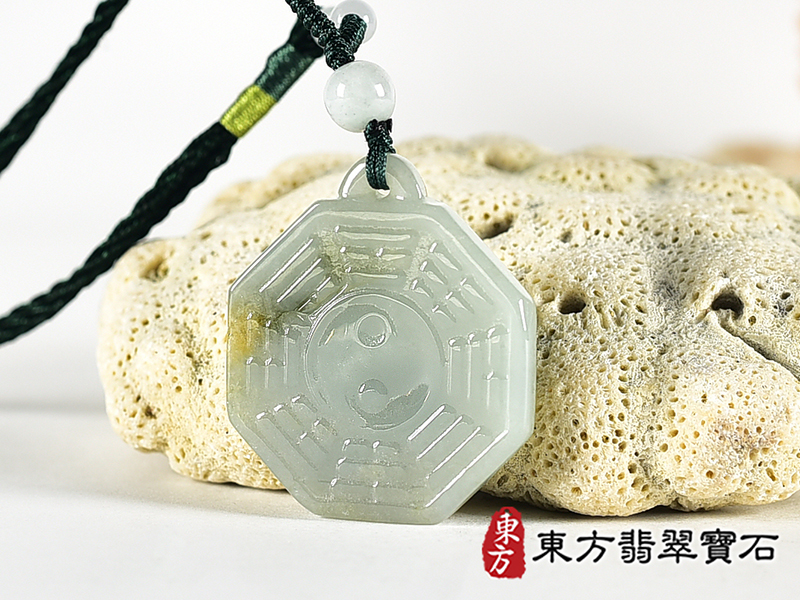 翡翠八卦項鍊玉珮(精工八卦太極,雙重八卦先天八卦和後天八卦:八卦牌A貨翡翠八卦玉珮、緬甸玉八卦玉墜)。八卦,ED510。訂做各種翡翠八卦吊墜玉珮項鍊。★附A貨翡翠雙證書 1.jpg