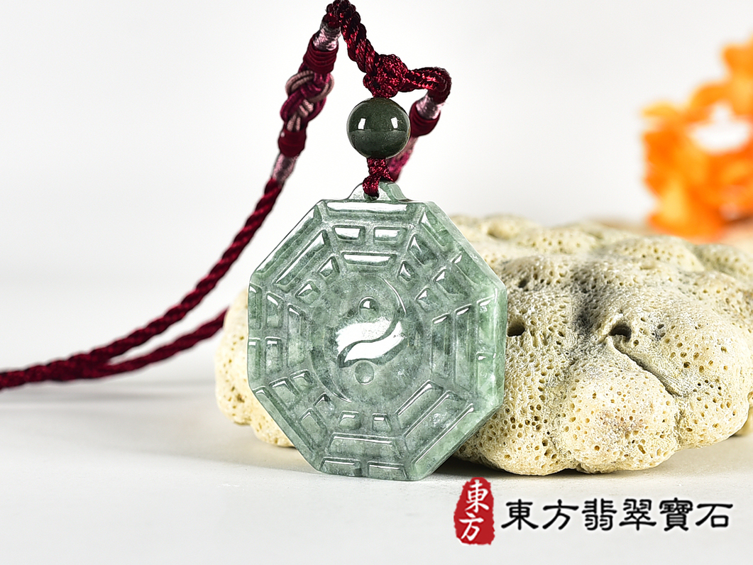 翡翠八卦項鍊玉珮(精工八卦太極,雙重八卦先天八卦和後天八卦:八卦牌A貨翡翠八卦玉珮、緬甸玉八卦玉墜)。八卦,ED512。訂做各種翡翠八卦吊墜玉珮項鍊。★附A貨翡翠雙證書 1.jpg