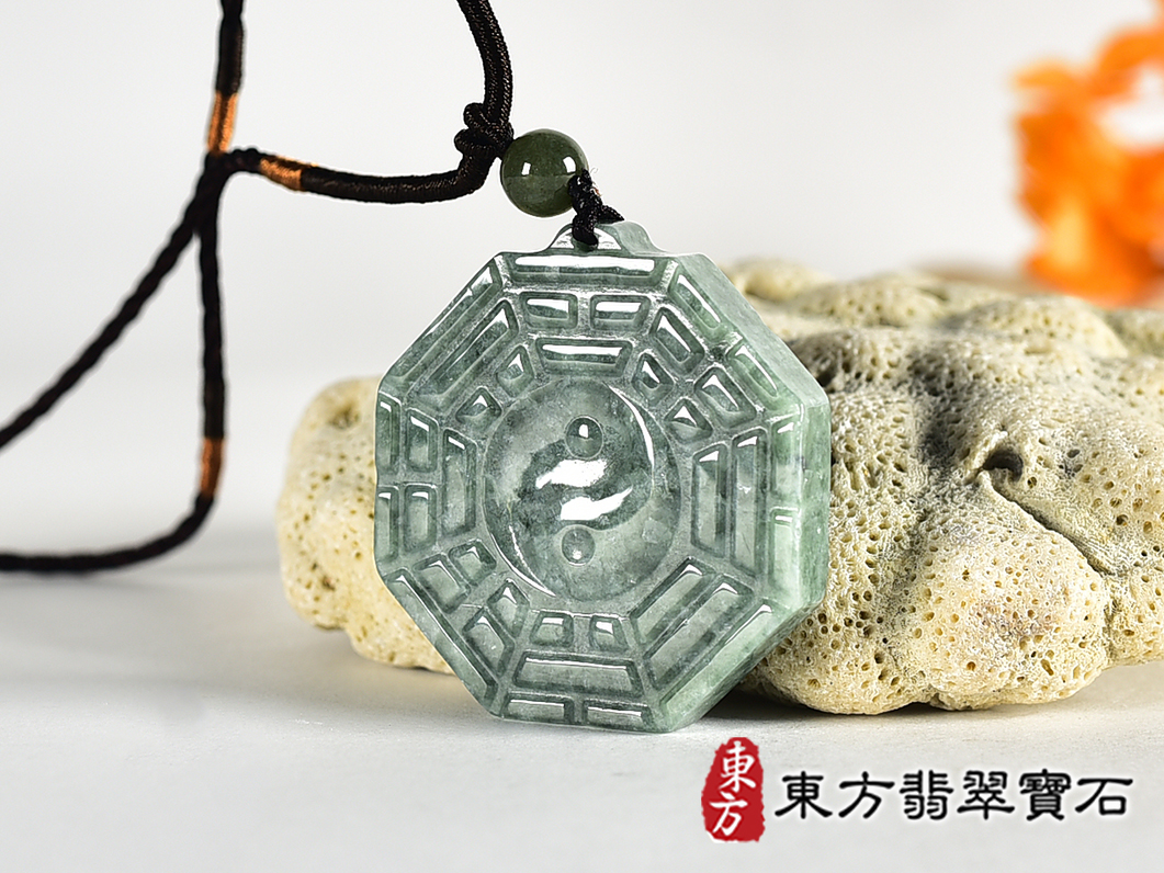 翡翠八卦項鍊玉珮(精工八卦太極,雙重八卦先天八卦和後天八卦:八卦牌A貨翡翠八卦玉珮、緬甸玉八卦玉墜)。八卦,ED514。訂做各種翡翠八卦吊墜玉珮項鍊。★附A貨翡翠雙證書 2.jpg
