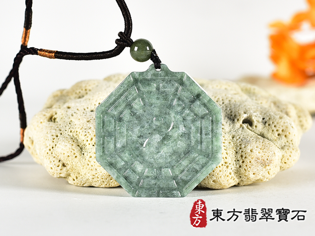 翡翠八卦項鍊玉珮(精工八卦太極,雙重八卦先天八卦和後天八卦:八卦牌A貨翡翠八卦玉珮、緬甸玉八卦玉墜)。八卦,ED514。訂做各種翡翠八卦吊墜玉珮項鍊。★附A貨翡翠雙證書 3.jpg