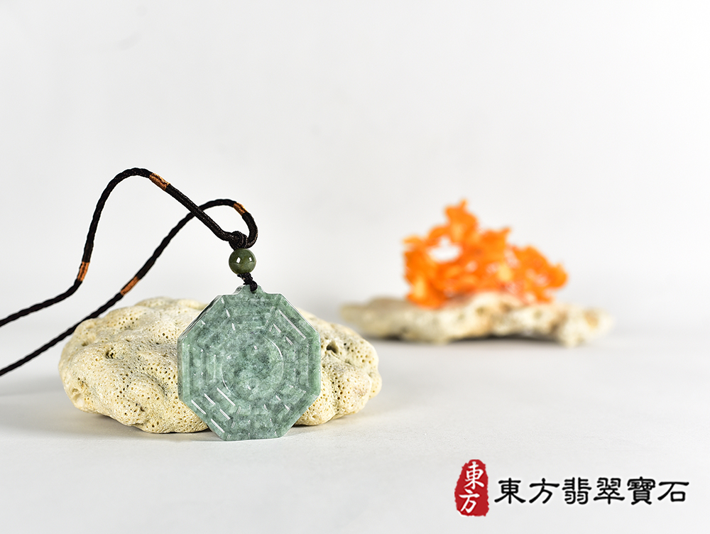 翡翠八卦項鍊玉珮(精工八卦太極,雙重八卦先天八卦和後天八卦:八卦牌A貨翡翠八卦玉珮、緬甸玉八卦玉墜)。八卦,ED514。訂做各種翡翠八卦吊墜玉珮項鍊。★附A貨翡翠雙證書 6.jpg