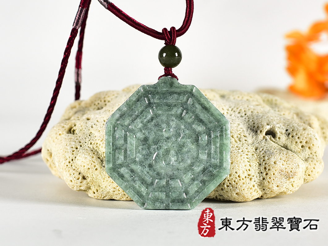 翡翠八卦項鍊玉珮(精工八卦太極,雙重八卦先天八卦和後天八卦:八卦牌A貨翡翠八卦玉珮、緬甸玉八卦玉墜)。八卦,ED517。訂做各種翡翠八卦吊墜玉珮項鍊。★附A貨翡翠雙證書 0.jpg