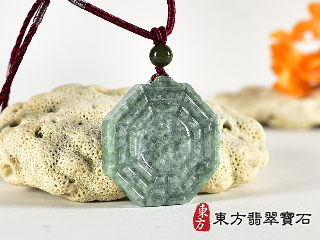 翡翠八卦項鍊玉珮(精工八卦太極,雙重八卦先天八卦和後天八卦:八卦牌A貨翡翠八卦玉珮、緬甸玉八卦玉墜)。八卦,ED517。訂做各種翡翠八卦吊墜玉珮項鍊。★附A貨翡翠雙證書 1.jpg
