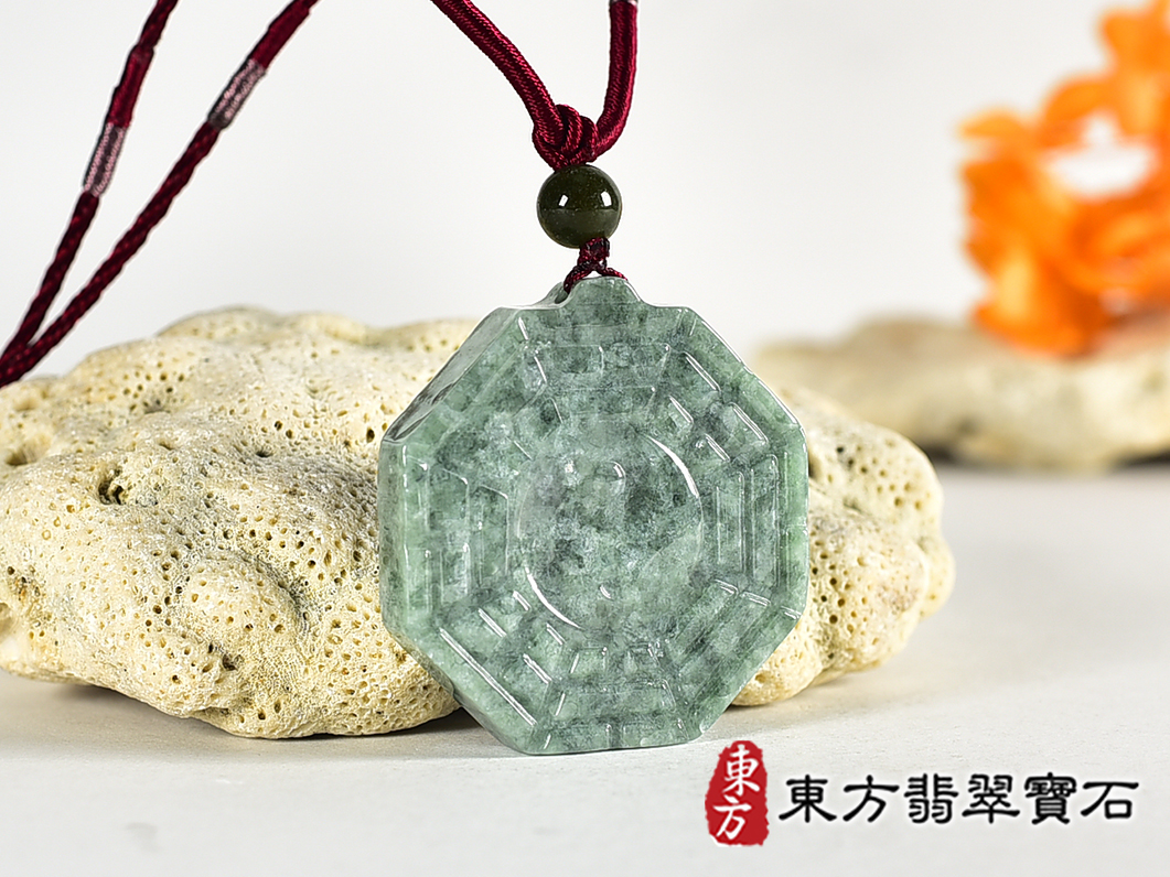 翡翠八卦項鍊玉珮(精工八卦太極,雙重八卦先天八卦和後天八卦:八卦牌A貨翡翠八卦玉珮、緬甸玉八卦玉墜)。八卦,ED517。訂做各種翡翠八卦吊墜玉珮項鍊。★附A貨翡翠雙證書 2.jpg