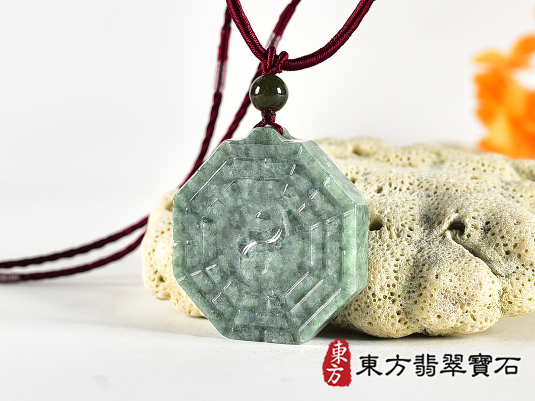 翡翠八卦項鍊玉珮(精工八卦太極,雙重八卦先天八卦和後天八卦:八卦牌A貨翡翠八卦玉珮、緬甸玉八卦玉墜)。八卦,ED517。訂做各種翡翠八卦吊墜玉珮項鍊。★附A貨翡翠雙證書 4.jpg