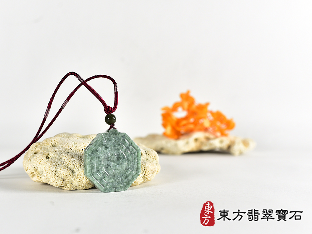 翡翠八卦項鍊玉珮(精工八卦太極,雙重八卦先天八卦和後天八卦:八卦牌A貨翡翠八卦玉珮、緬甸玉八卦玉墜)。八卦,ED517。訂做各種翡翠八卦吊墜玉珮項鍊。★附A貨翡翠雙證書 6.jpg