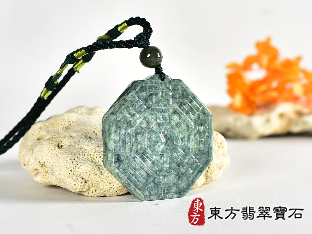 翡翠八卦項鍊玉珮(精工八卦太極,六十四卦易經太極八卦:八卦牌A貨翡翠八卦玉珮、緬甸玉八卦玉墜)。六十四卦易經太極八卦,ED519。訂做各種翡翠八卦吊墜玉珮項鍊。★附A貨翡翠雙證書 1.jpg