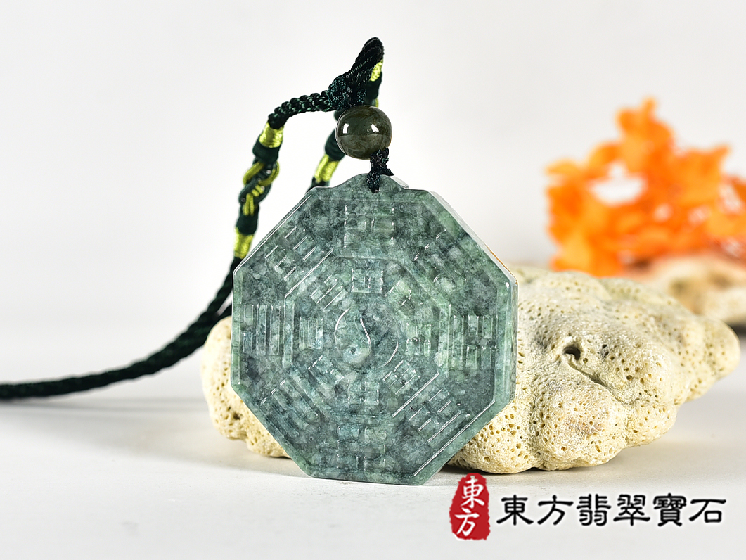 翡翠八卦項鍊玉珮(精工八卦太極,六十四卦易經太極八卦:八卦牌A貨翡翠八卦玉珮、緬甸玉八卦玉墜)。六十四卦易經太極八卦,ED519。訂做各種翡翠八卦吊墜玉珮項鍊。★附A貨翡翠雙證書 5.jpg