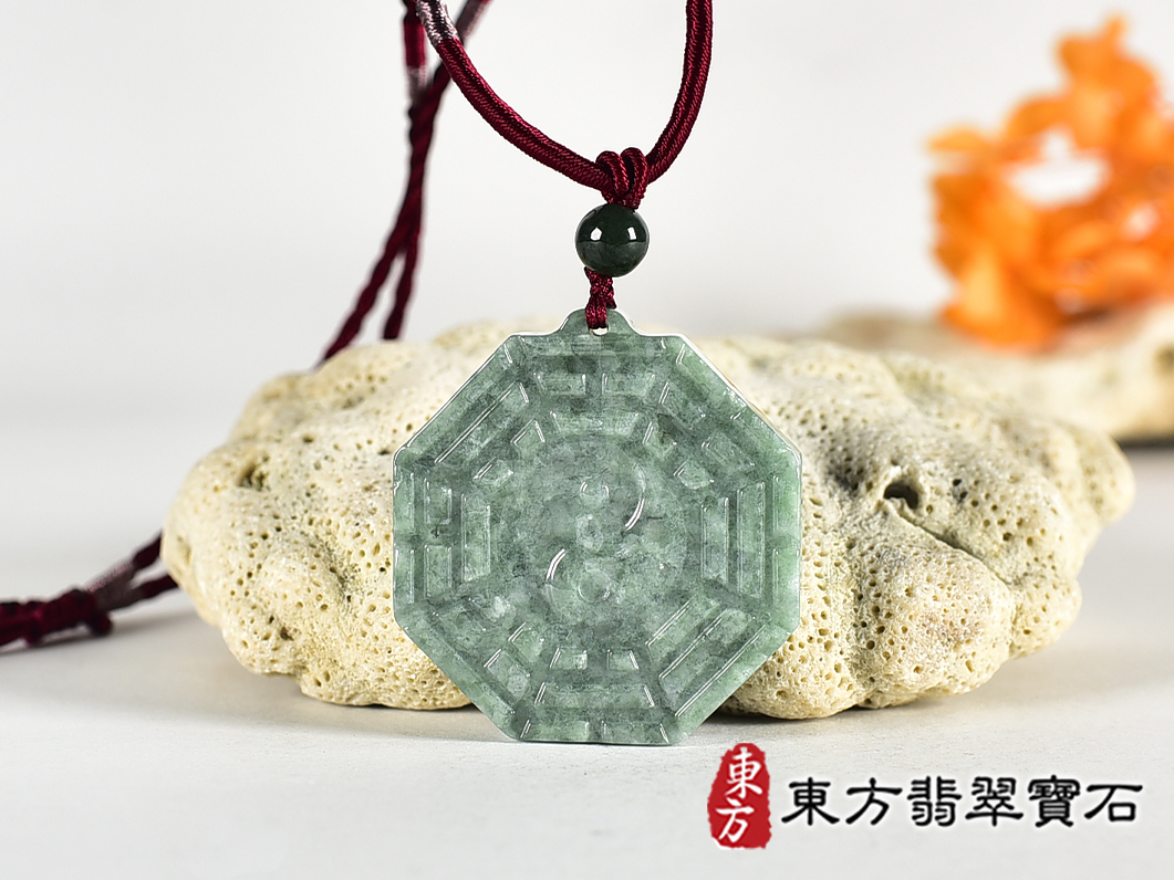 翡翠八卦項鍊玉珮(精工八卦太極,雙重八卦先天八卦和後天八卦:八卦牌A貨翡翠八卦玉珮、緬甸玉八卦玉墜)。八卦,ED525。訂做各種翡翠八卦吊墜玉珮項鍊。★附A貨翡翠雙證書 0.jpg