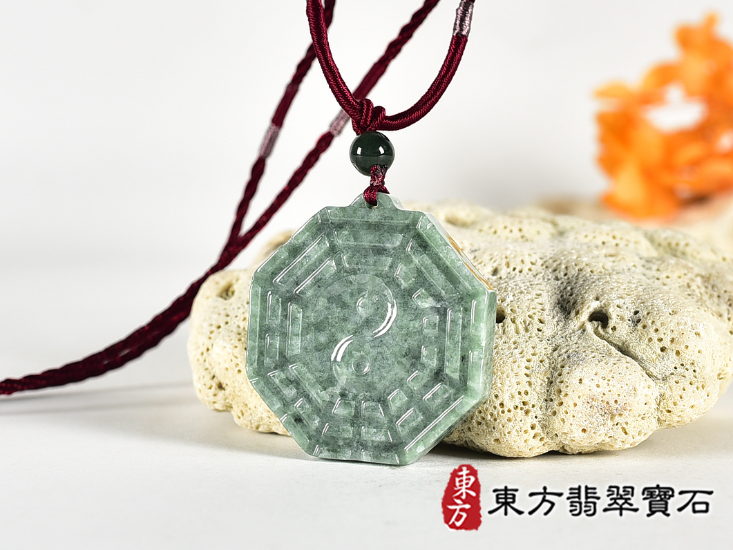 翡翠八卦項鍊玉珮(精工八卦太極,雙重八卦先天八卦和後天八卦:八卦牌A貨翡翠八卦玉珮、緬甸玉八卦玉墜)。八卦,ED525。訂做各種翡翠八卦吊墜玉珮項鍊。★附A貨翡翠雙證書 4.jpg