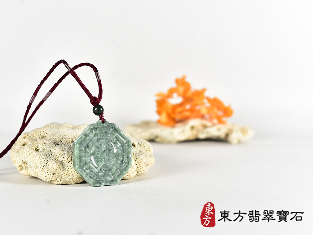 翡翠八卦項鍊玉珮(精工八卦太極,雙重八卦先天八卦和後天八卦:八卦牌A貨翡翠八卦玉珮、緬甸玉八卦玉墜)。八卦,ED525。訂做各種翡翠八卦吊墜玉珮項鍊。★附A貨翡翠雙證書 6.jpg