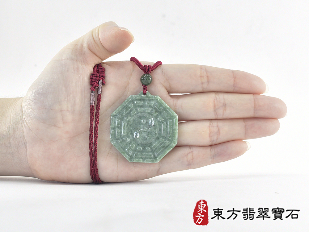 翡翠八卦項鍊玉珮(精工八卦太極,雙重八卦先天八卦和後天八卦:八卦牌A貨翡翠八卦玉珮、緬甸玉八卦玉墜)。八卦,ED525。訂做各種翡翠八卦吊墜玉珮項鍊。★附A貨翡翠雙證書 7.jpg