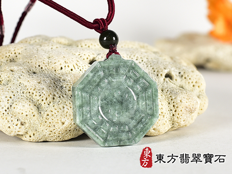 翡翠八卦項鍊玉珮(精工八卦太極,雙重八卦先天八卦和後天八卦:八卦牌A貨翡翠八卦玉珮、緬甸玉八卦玉墜)。八卦,ED530。訂做各種翡翠八卦吊墜玉珮項鍊。★附A貨翡翠雙證書 1.jpg