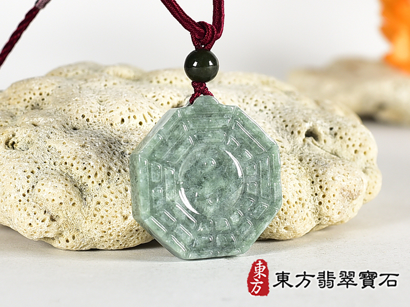 翡翠八卦項鍊玉珮(精工八卦太極,雙重八卦先天八卦和後天八卦:八卦牌A貨翡翠八卦玉珮、緬甸玉八卦玉墜)。八卦,ED530。訂做各種翡翠八卦吊墜玉珮項鍊。★附A貨翡翠雙證書 2.jpg