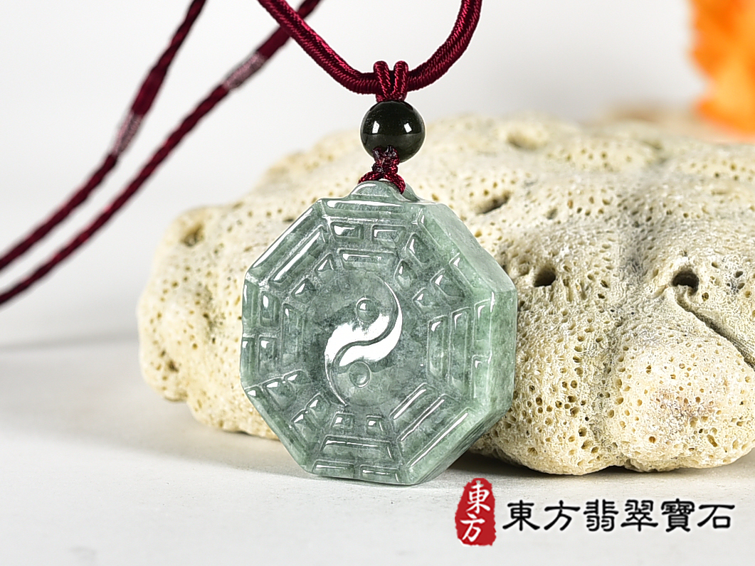 翡翠八卦項鍊玉珮(精工八卦太極,雙重八卦先天八卦和後天八卦:八卦牌A貨翡翠八卦玉珮、緬甸玉八卦玉墜)。八卦,ED530。訂做各種翡翠八卦吊墜玉珮項鍊。★附A貨翡翠雙證書 5.jpg