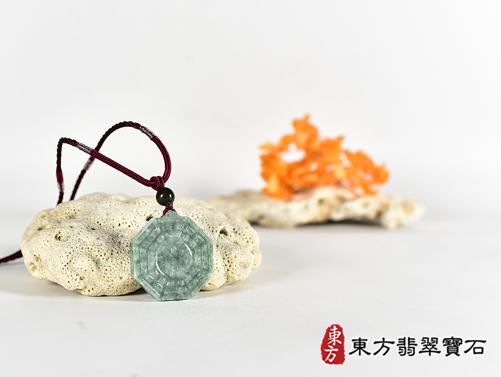 翡翠八卦項鍊玉珮(精工八卦太極,雙重八卦先天八卦和後天八卦:八卦牌A貨翡翠八卦玉珮、緬甸玉八卦玉墜)。八卦,ED530。訂做各種翡翠八卦吊墜玉珮項鍊。★附A貨翡翠雙證書 6.jpg